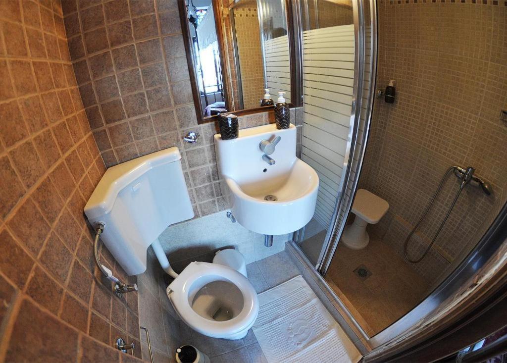 Archontiko Repana - Makrinitsa Stone Retreat Hotel Room photo